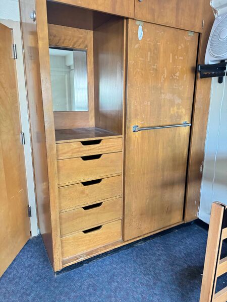File:Bray double closet.jpg